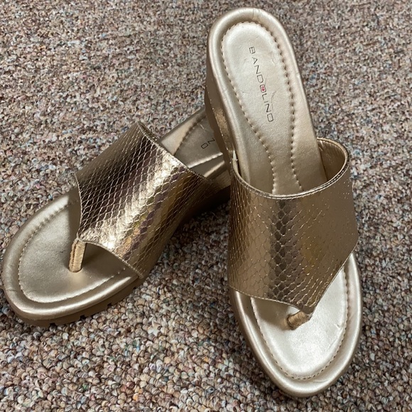 Bandolino Gold clogs- new Size 9, 3” heels - Picture 1 of 7